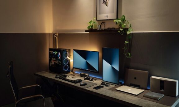 Zdjęcie do artykułu: Ekrany OLED w laptopach i monitorach – zalety, wady, trwałość